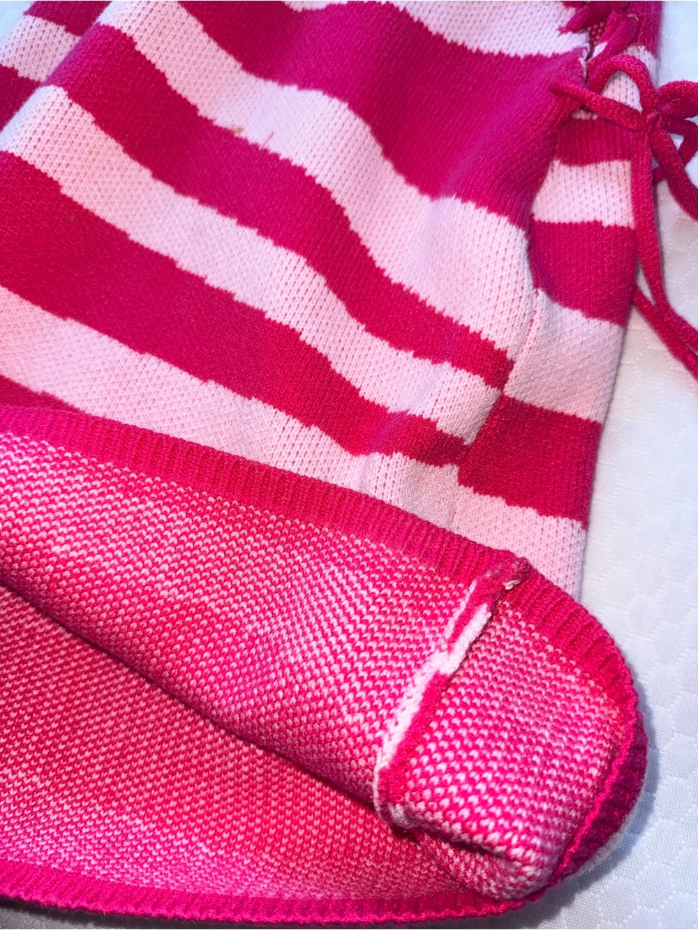 126. Sleeveless Turtleneck Mini Dress in Fuchsia and Light Pink - Picture 3 of 5